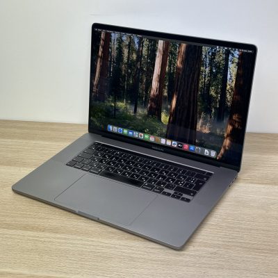Macbook Pro 16″ 2019 | 16″ Retina | Intel i7 | 16 GB RAM | 512 GB SSD | Radeon Pro 5300M 4 Gb | macOS Sequoia |